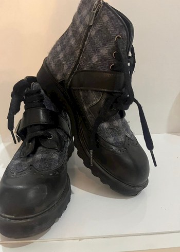 Kemal Tanca Sehir Stiline Uygun Siyah Gri Bilek Botu