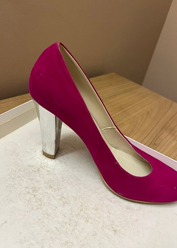 Butigo Pembe Süet Stiletto Topuklu Kadın Ayakkabı