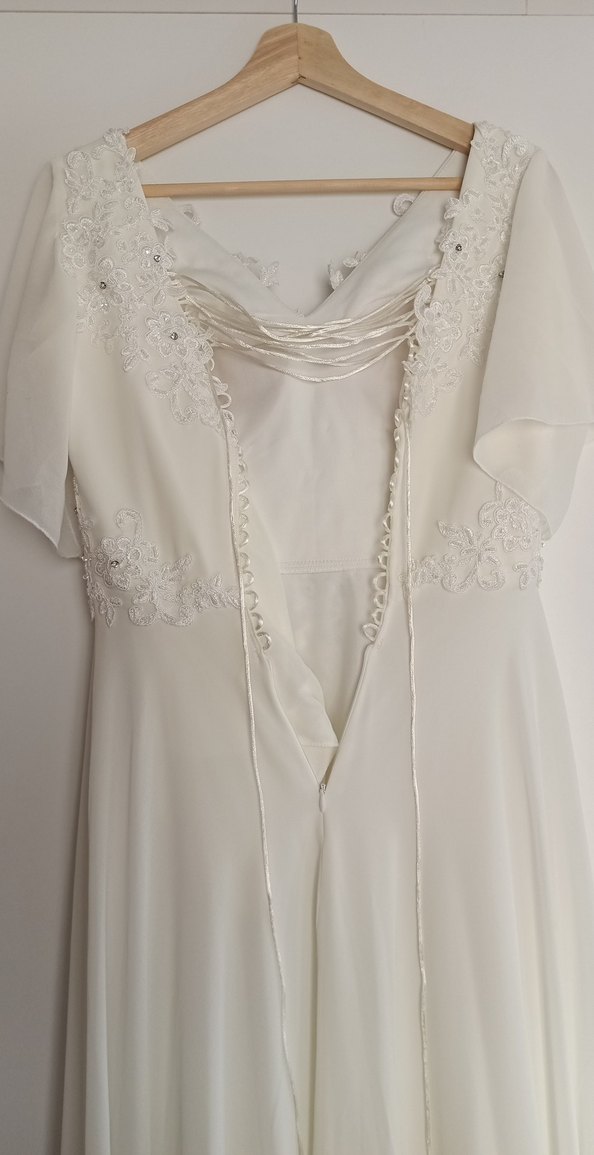 V Yakalı Beyaz Şifon Astarlı Vintage A Kesim Gelinlik - Görsel 2