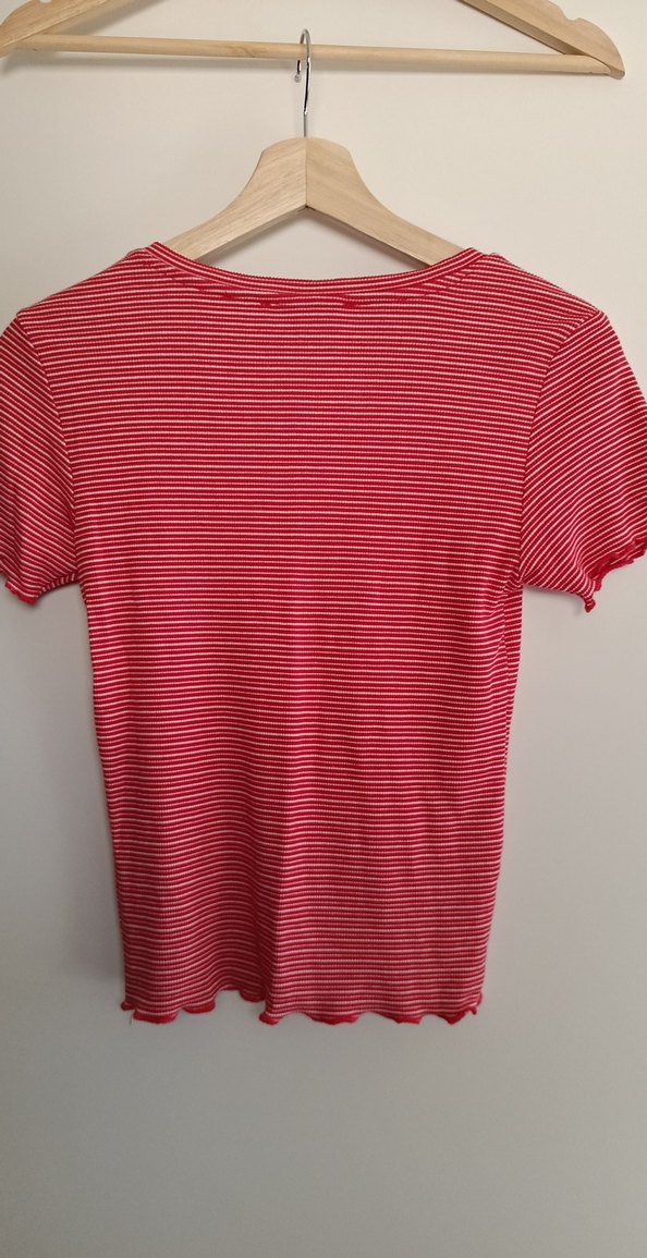 Kırmızı Çizgili Kadın Tişört - Görsel 2
