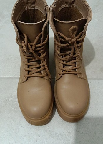 Bej Renkli Deri Kadın Postal Bot - Görsel 2