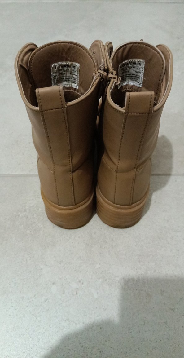 Bej Renkli Deri Kadın Postal Bot - Görsel 3