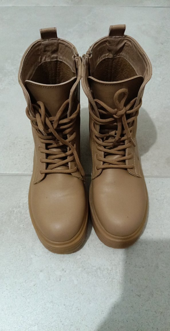 Bej Renkli Deri Kadın Postal Bot - Görsel 2