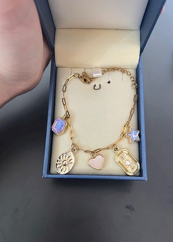  Beden Gold Charmlı Çelik Bileklik