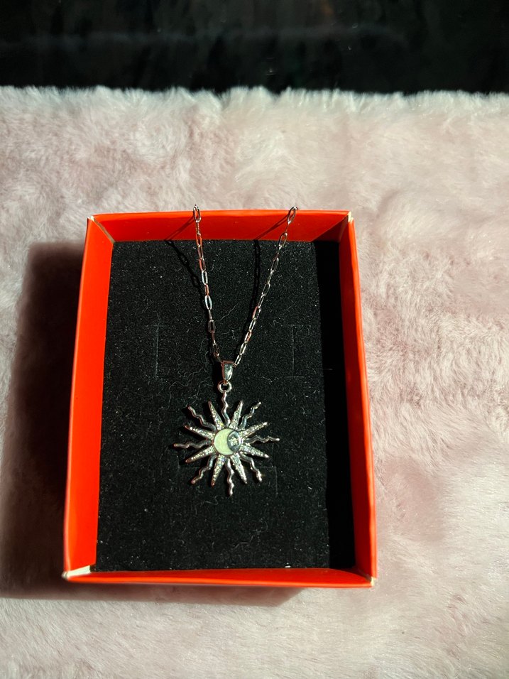 Gümüş Güneş Desenli Kolye - Görsel 2