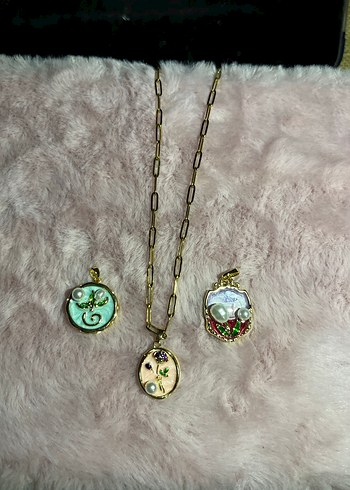 Pembe Çiçek Desenli Gold Çelik Kolye - Görsel 3