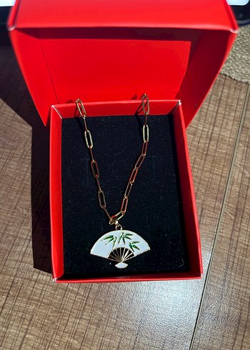 Beyaz Yelpaze Gold Çelik Kolye - Görsel 2