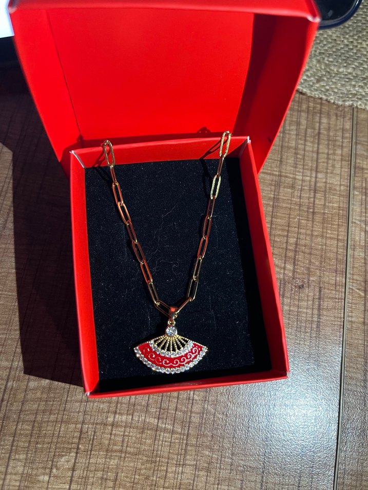 Kırmızı Yelpaze Gold Çelik Kolye - Görsel 2