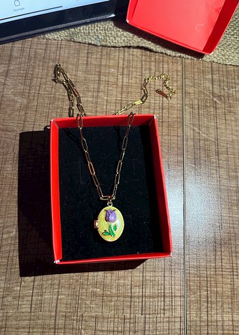 Lale Desenli Gold Çelik Açılabilir Kolye - Görsel 2