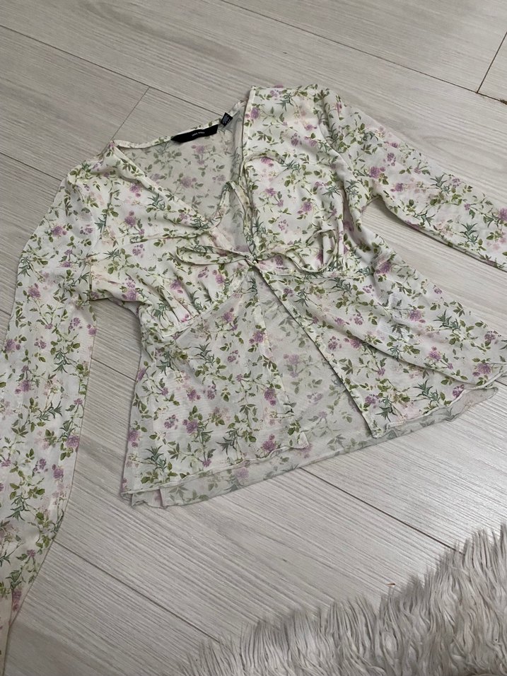 Çiçek Desenli Vintage Bağlamalı Kadın Bluz - Görsel 3