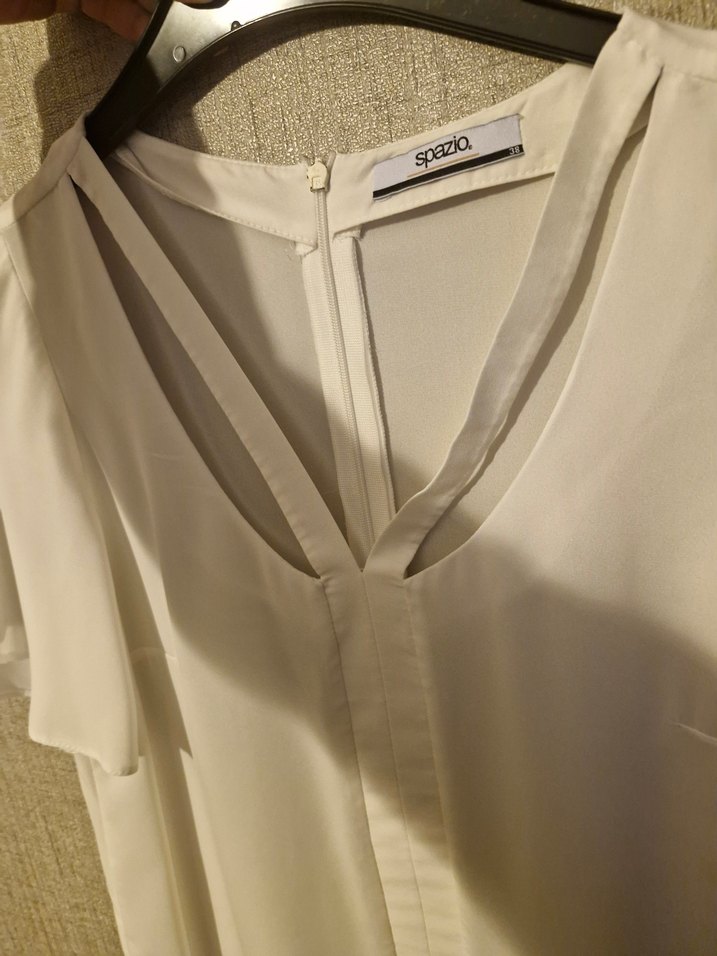 Beyaz V Yakalı Kısa Kollu Salaş Spazio Bluz - Görsel 2