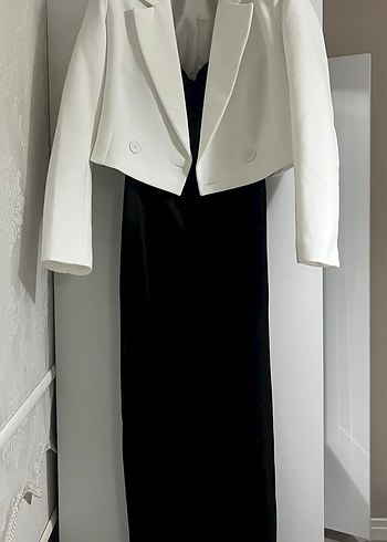 Siyah V Yakalı Gotik Midi Elbise - Görsel 3