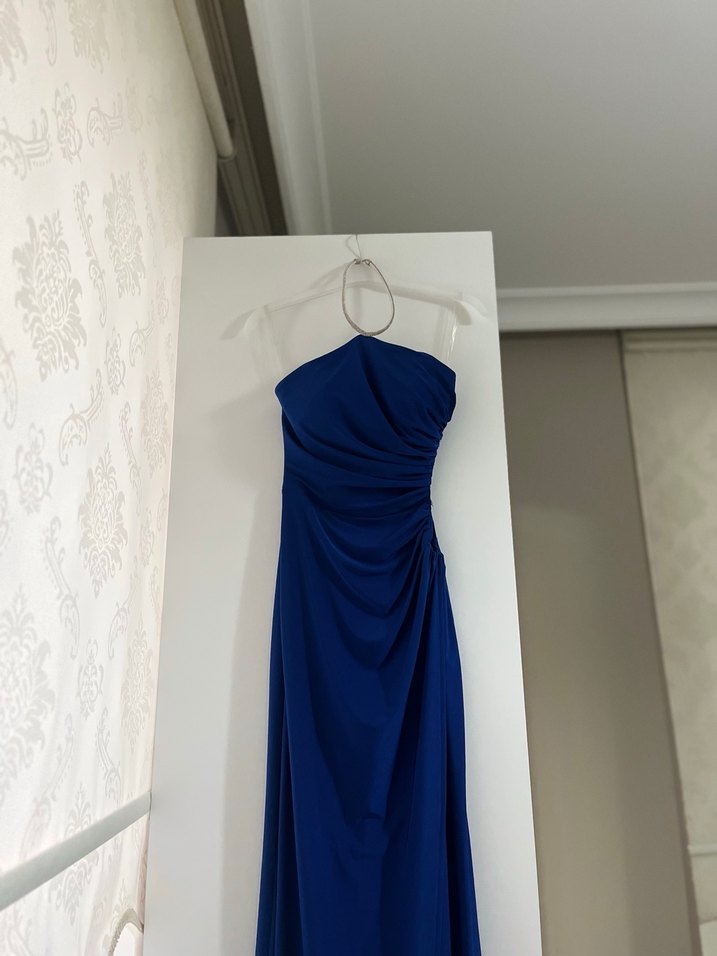 Mavi Drapeli Straplez Uzun Abiye Elbise - Görsel 2