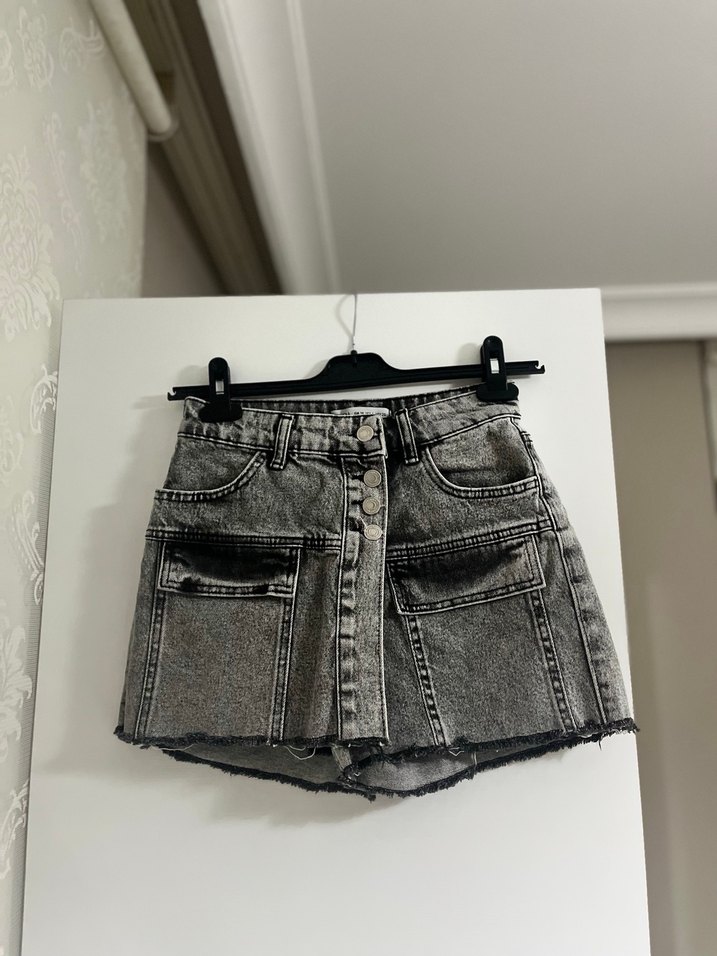 Düğmeli Gri Mini Denim Şort - Görsel 2