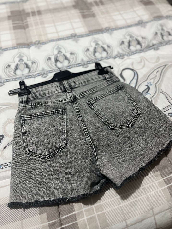Düğmeli Gri Mini Denim Şort - Görsel 4