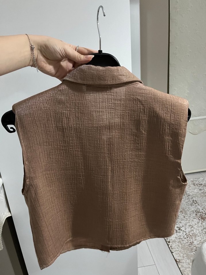 Düğmeli Kolsuz Kahverengi Keten Gömlek - Görsel 3