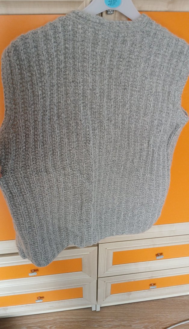 Gri El Örgüsü Yelek - Görsel 5