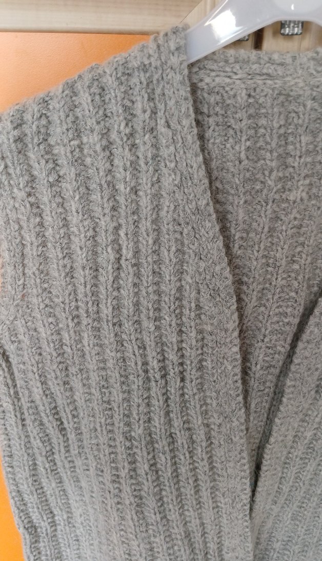 Gri El Örgüsü Yelek - Görsel 3