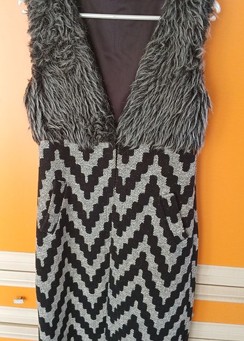 Kürk Detaylı %100 yün Gri Zebra Desenli Uzun Yelek - Görsel 2