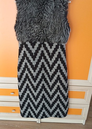 Kürk Detaylı %100 yün Gri Zebra Desenli Uzun Yelek - Görsel 3