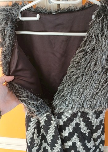 Kürk Detaylı %100 yün Gri Zebra Desenli Uzun Yelek - Görsel 5