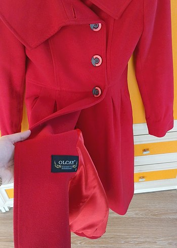 Kırmızı Düğmeli Kadın Kaban - Görsel 6