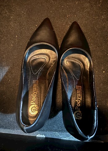 Siyah Stiletto Topuklu Kadın Ayakkabı