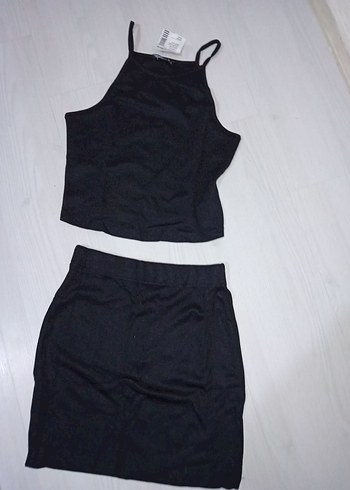 Siyah Mini Etek ve Askılı Üst Takım