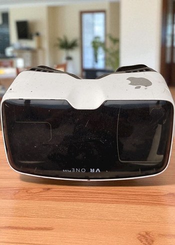 Beyaz VR One Plus Sanal Gerçeklik Gözlüğü
