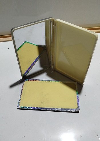 Beyaz Ayna ve Makyaj Paleti Kutusu - Görsel 3