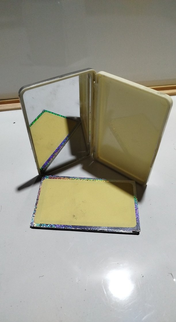 Beyaz Ayna ve Makyaj Paleti Kutusu - Görsel 3