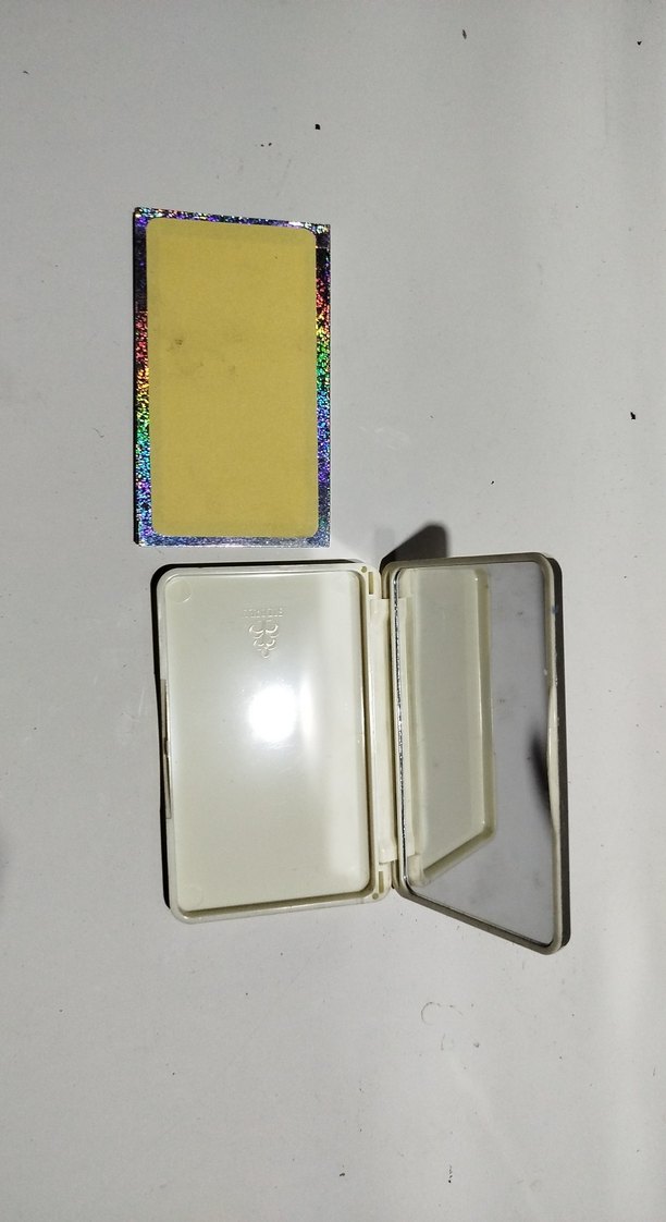 Beyaz Ayna ve Makyaj Paleti Kutusu - Görsel 2