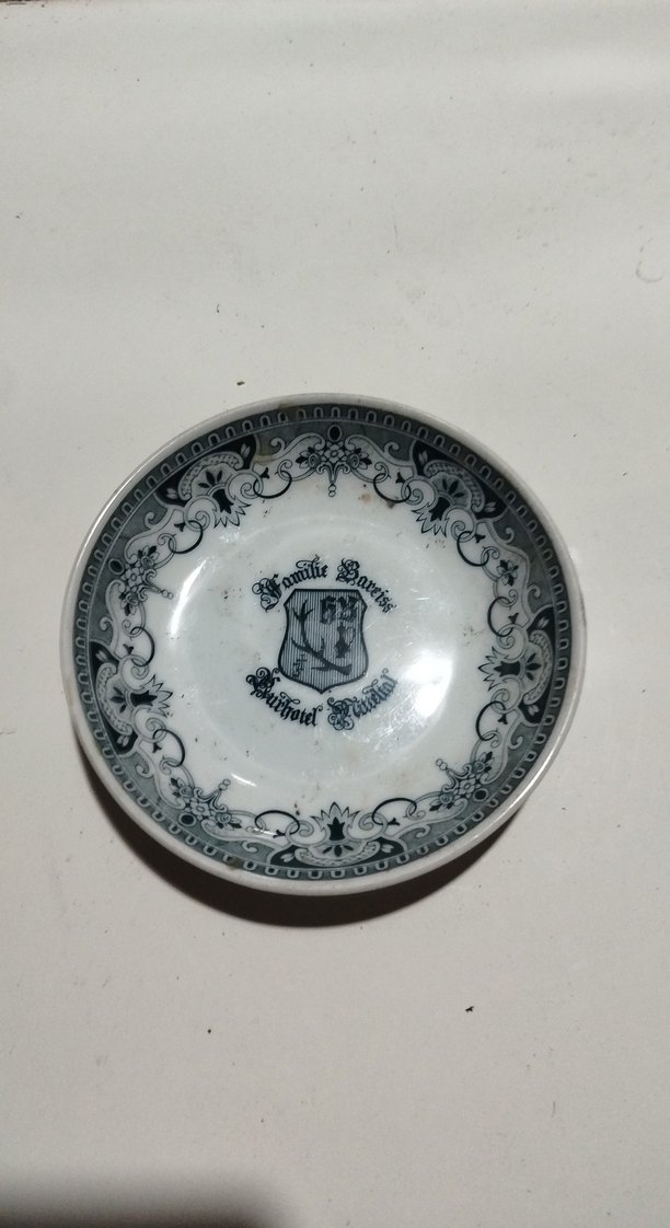 Gri ve Beyaz Desenli Seramik Tabak - Görsel 5