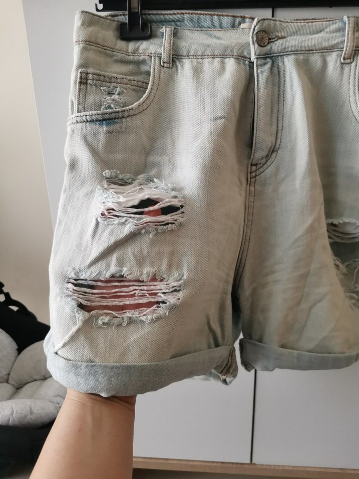 Gri Kadın Rahat Kesim Mini Denim Şort - Görsel 2