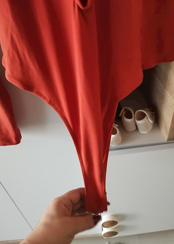 Kiremit rengi V Yaka Drapeli Uzun Kollu Bluz - Görsel 4