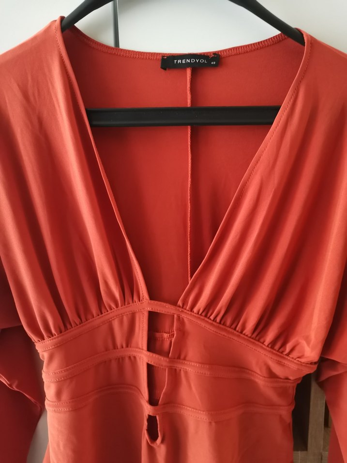 Kiremit rengi V Yaka Drapeli Uzun Kollu Bluz - Görsel 2