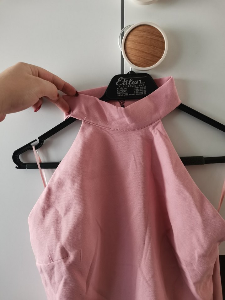 Pembe Drapeli Halter Yaka Uzun Elbise - Görsel 2