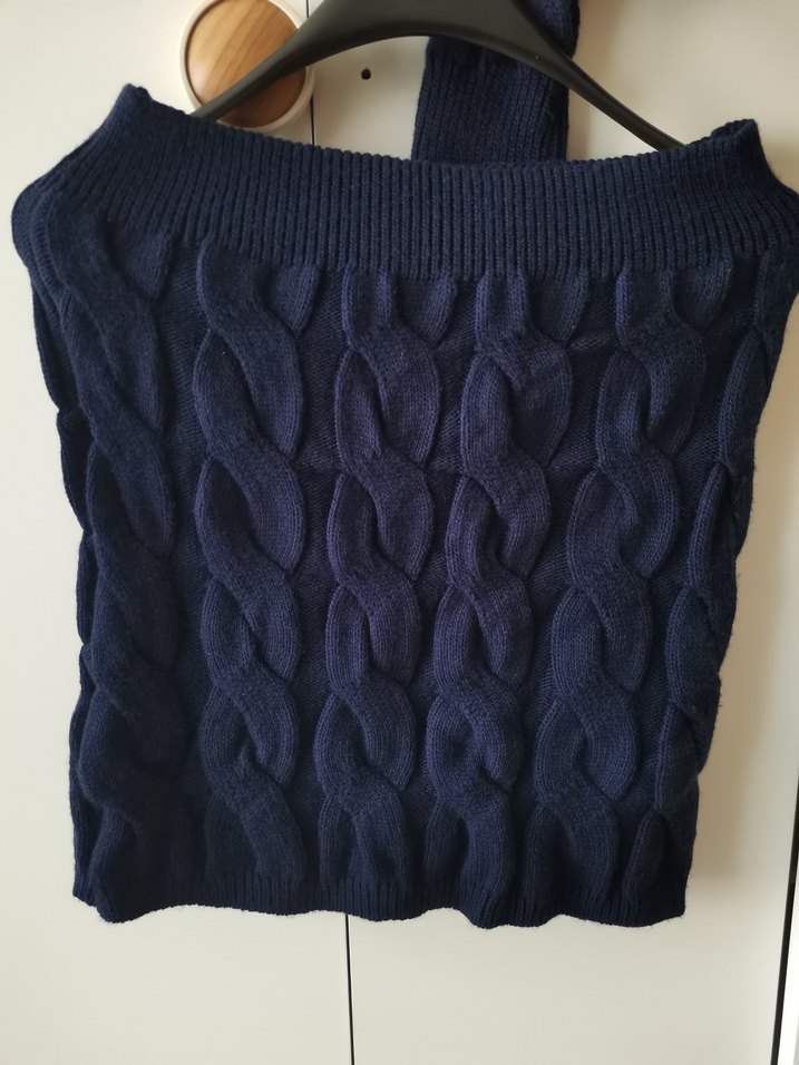 Alt - üst takım 
Kadın Lacivert Boğazlı Örgü kazak ve etek - Görsel 2