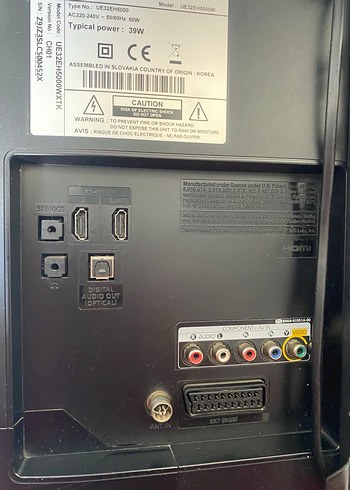 Siyah Samsung 82 Ekran Televizyon - Görsel 3