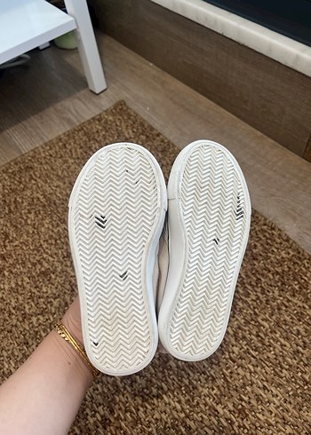 H&M Erkek Çocuk Beyaz Renkli Pokémon Desenli Spor Ayakkabı