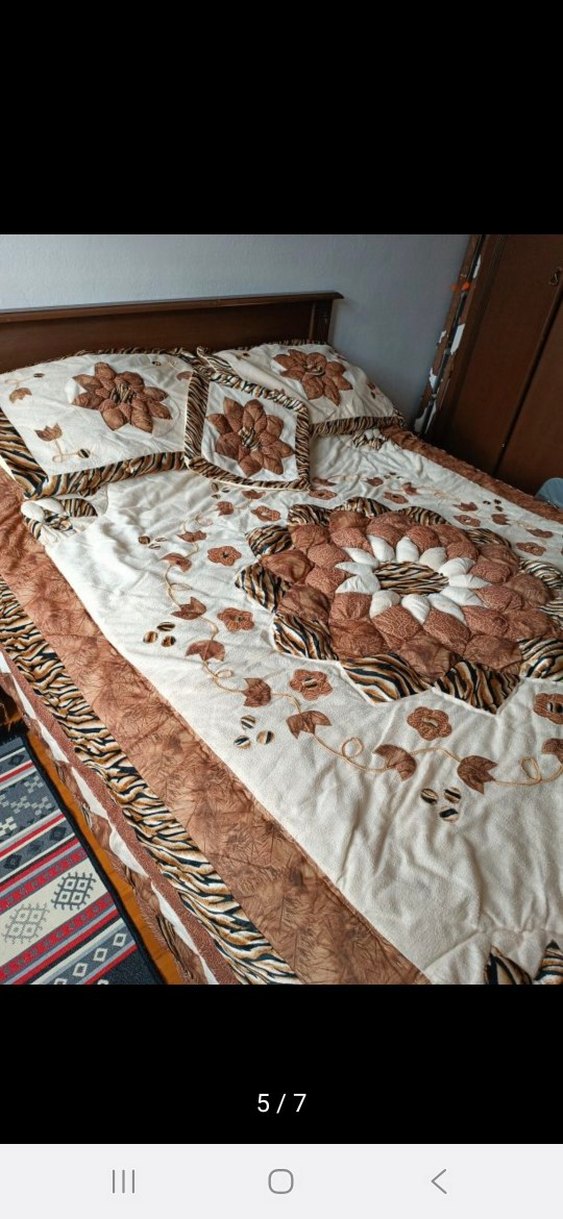 Kahverengi Nakışlı Yatak Örtüsü - Görsel 5