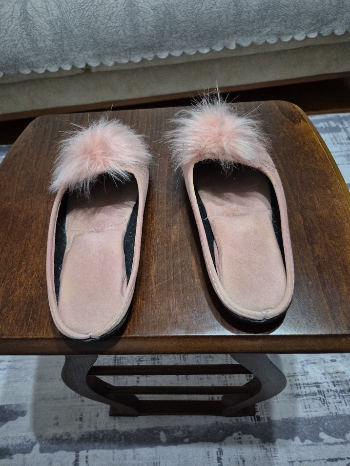 Pembe Kürklü Kadın Terlik - Görsel 3