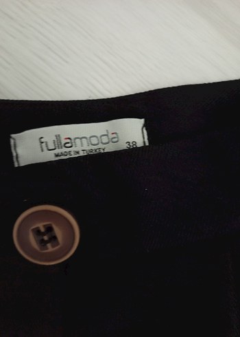 Düğmeli Siyah Midi KadınPantolon - Görsel 3