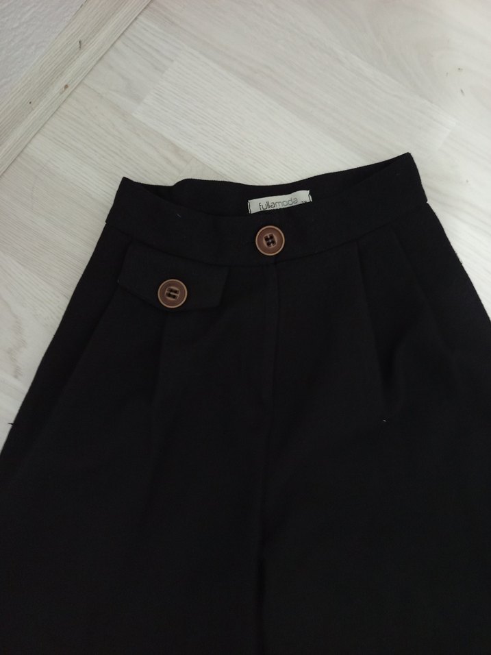 Düğmeli Siyah Midi KadınPantolon - Görsel 2