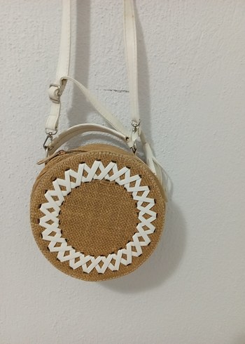 Dantel İşlemeli Bej Yuvarlak Kadın Çanta - Görsel 2