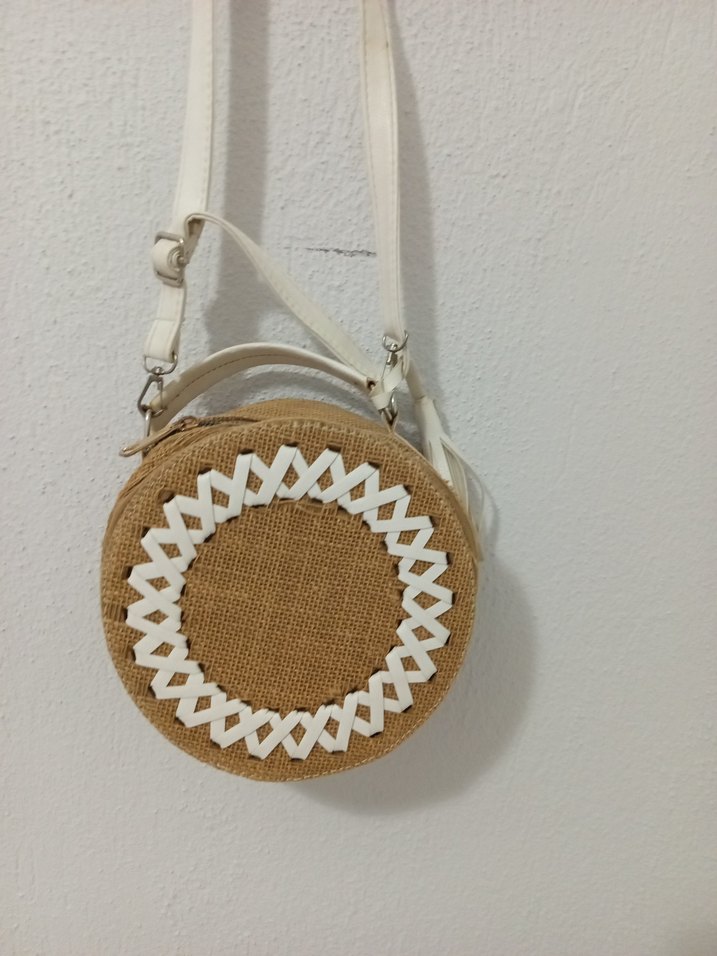 Dantel İşlemeli Bej Yuvarlak Kadın Çanta - Görsel 2