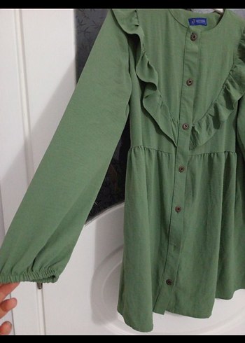 Uzun Kollu Yeşil Fırfırlı gömlek - Görsel 2