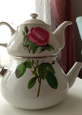 Beyaz Çiçek Desenli Pastel Çaydanlık - Görsel 2