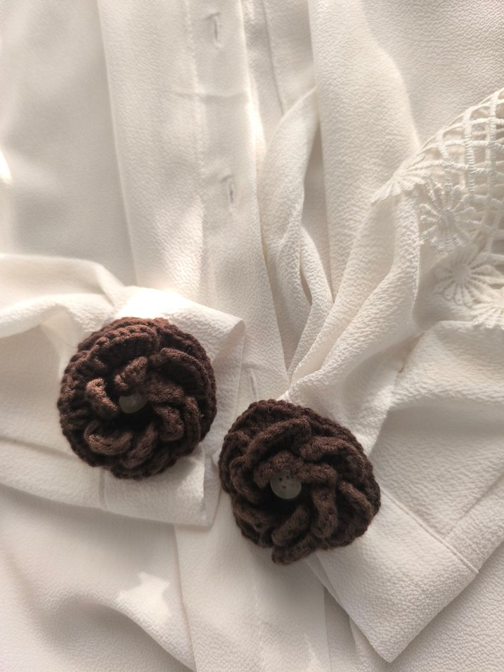 El örgüsü renk renk düğme gülleri  - Görsel 3