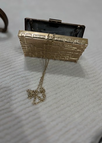 Gold Renk Metal Abiye Clutch Çanta  Zincir Askılı - Görsel 3